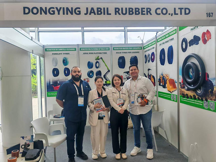 Tayar Jabil bersinar di 2025 Panama International Tire Expo, mencapai niat kerjasama strategik dengan pembeli dari pelbagai negara